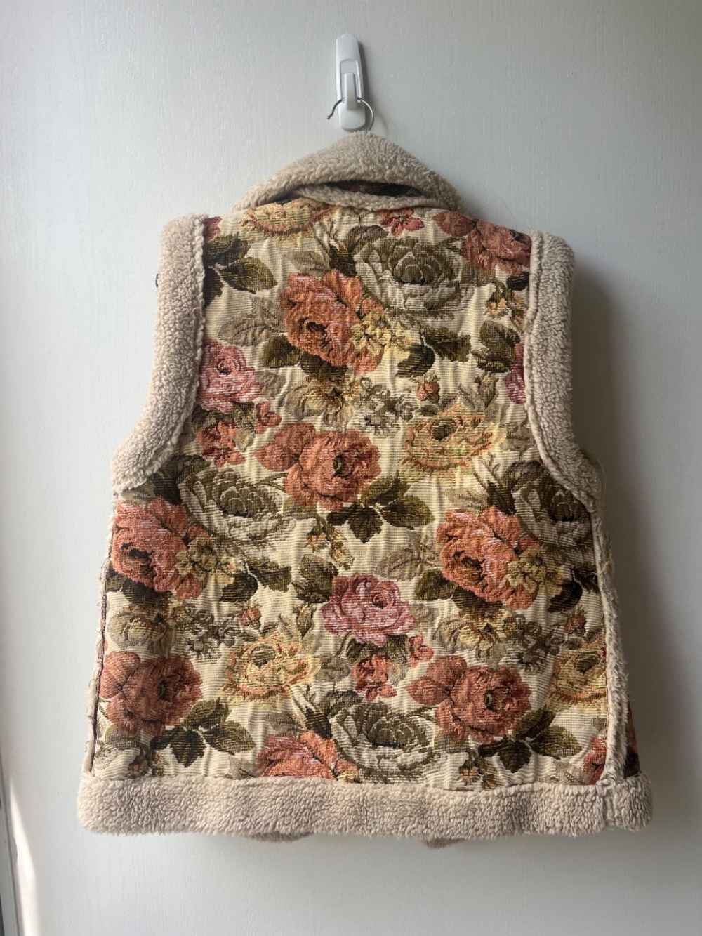 Flower Tapestry Sherpa Vest, 26 International Outdoor Collection, size L - Picture 7 of 9